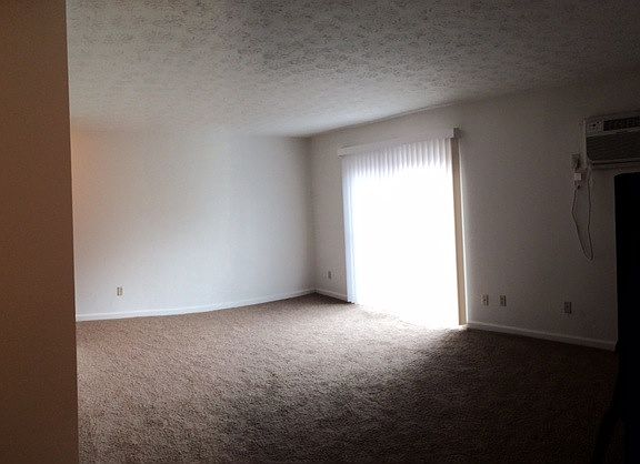 3rd image of 1919 Wyoming Ave APT 63