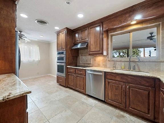 5th image of 406 N Saint Charles St