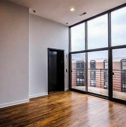 2nd image of 1552 W Fullerton Ave APT 4