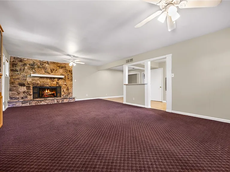 1226 Zarsky Dr — Photo 12
