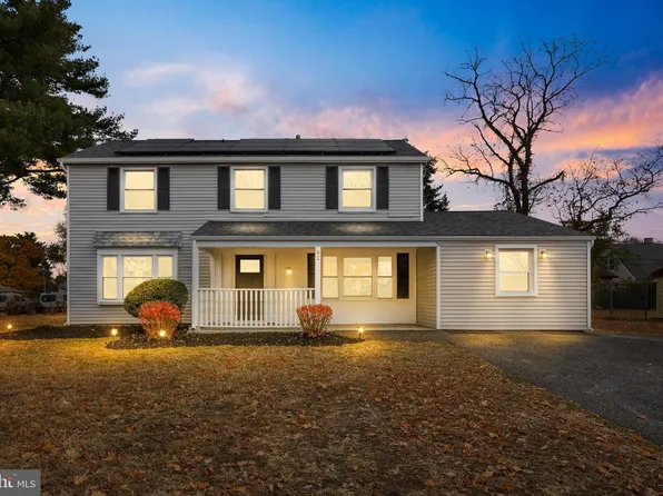 62 Somerset Dr, Willingboro, NJ 08046