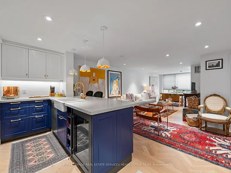 225 Davenport Rd #401 — Photo 11