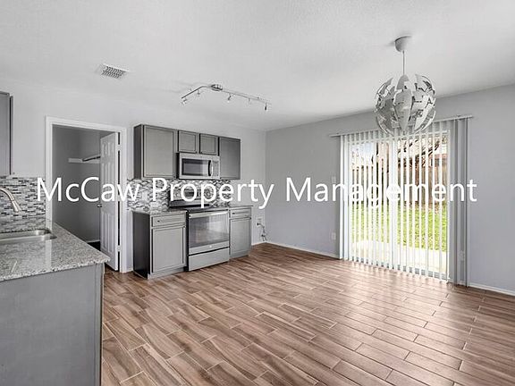 5th image of 9209 Goldenview Dr