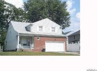 2463 Milton Rd, University Heights, OH 44118