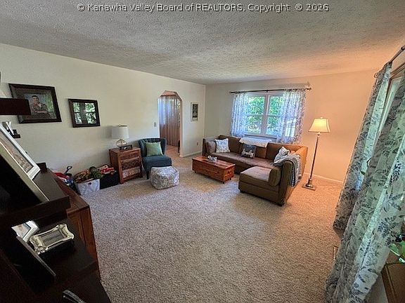 5th image of 11 Monterey Ln