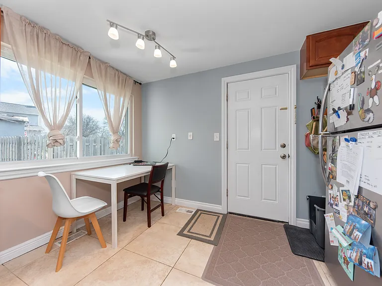 2 Faust Ct — Photo 5