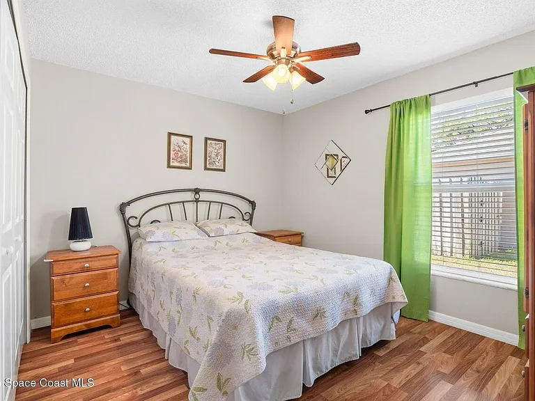 1015 Homewood Ave — Photo 6