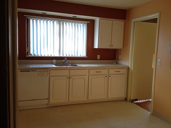 5th image of 16225 Roanoke St APT 101