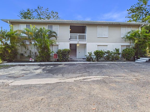 2nd image of 208 Queen's Ridge