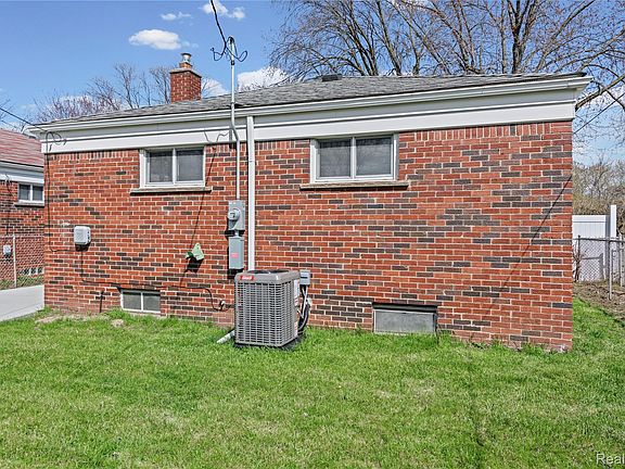 5th image of 9916 Rosedale Blvd