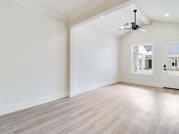 2nd image of 109 Perth Pl
