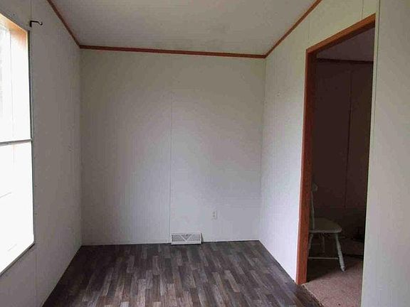 5th image of 83 Hoss Ln
