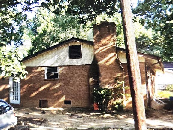 2nd image of 801 Dobson Dr