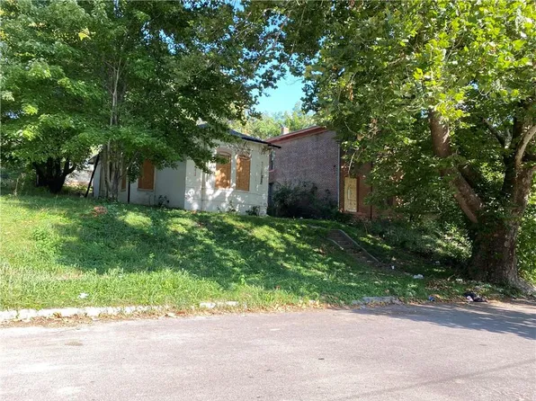 1107 S 12th St, Saint Joseph, MO 64503