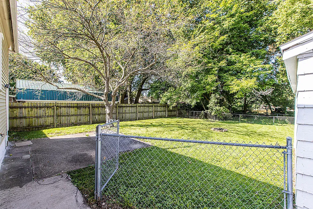 803 Bunn St — Photo 4