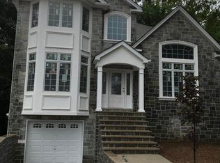54 Serena Ct, Staten Island, NY 10312