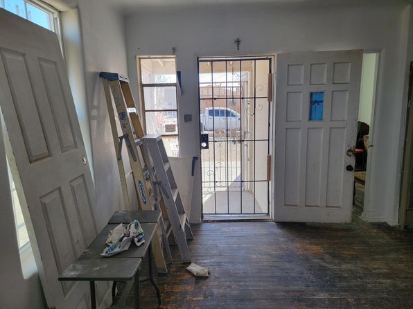 albuquerque-new-mexico-447359645 picture