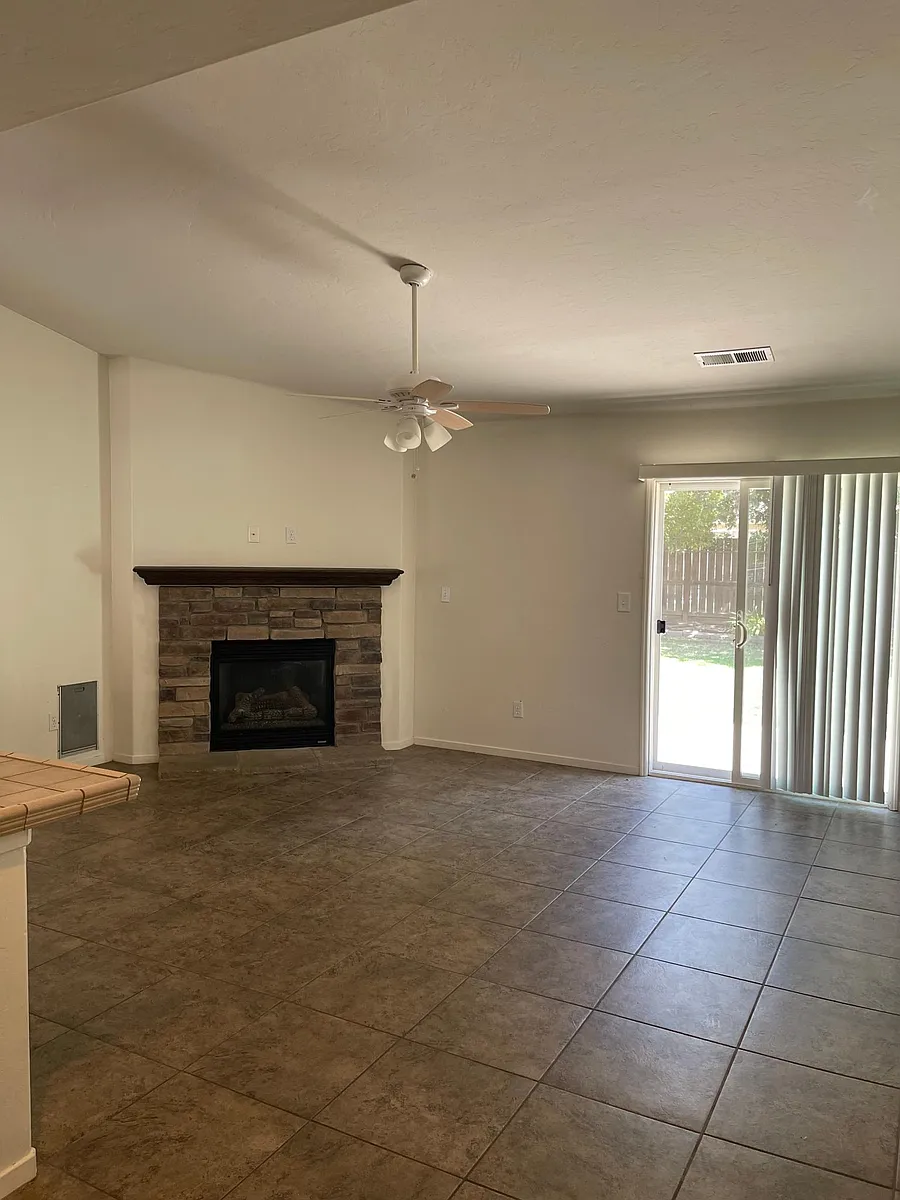 Building Photo - 2842 W Sedona Ave
