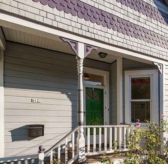 0121 SW Whitaker St.