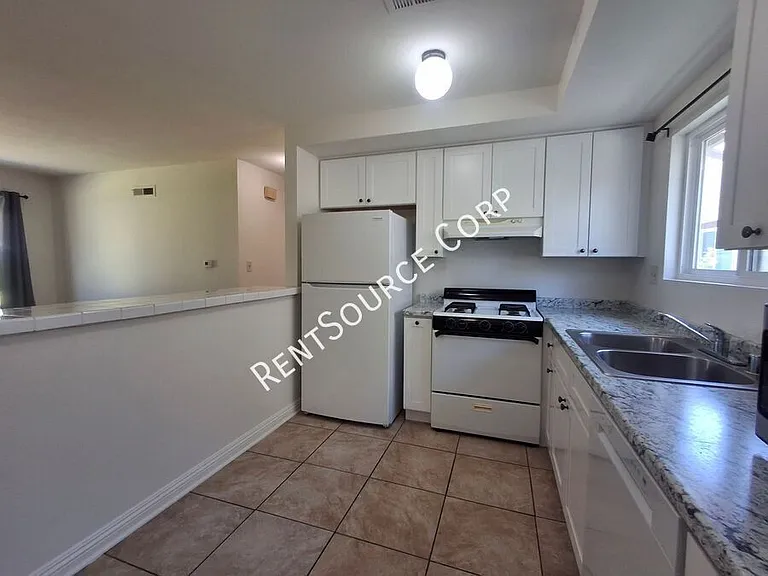 25000 Walnut St #12 — Photo 8