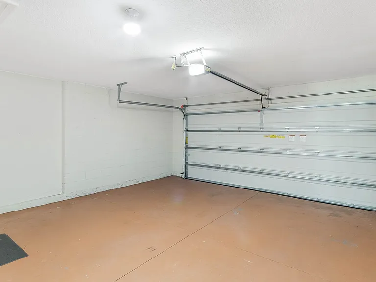 4602 Harvest Row Ln — Photo 25