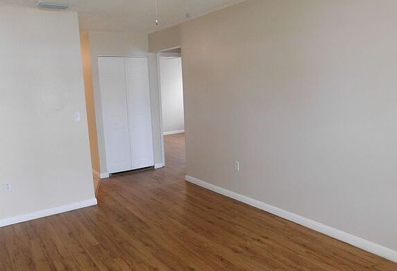 5th image of 825 S Char Mil Ave