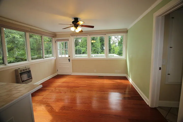 390 W Connecticut Ave — Photo 5