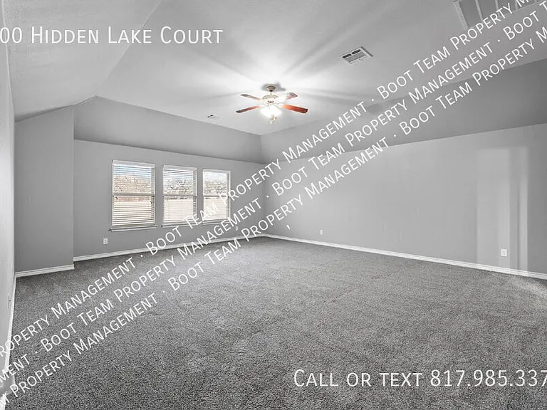 400 Hidden Lake Ct — Photo 35