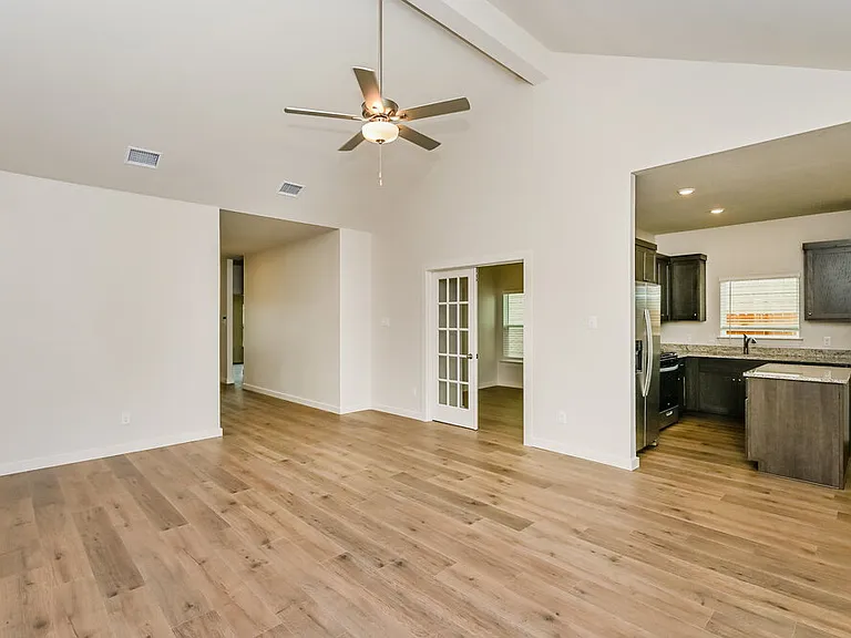 1513 Harvester Dr — Photo 6