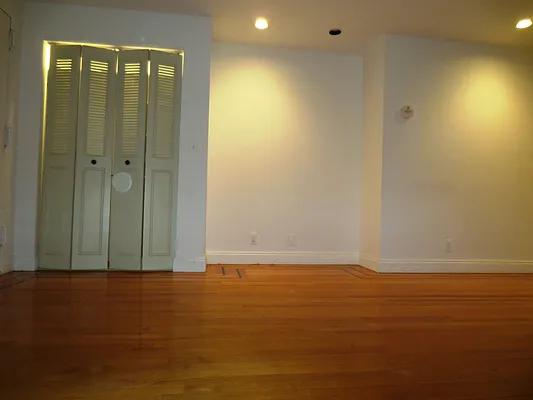 Rented by Waverly Realty Associates | media 32