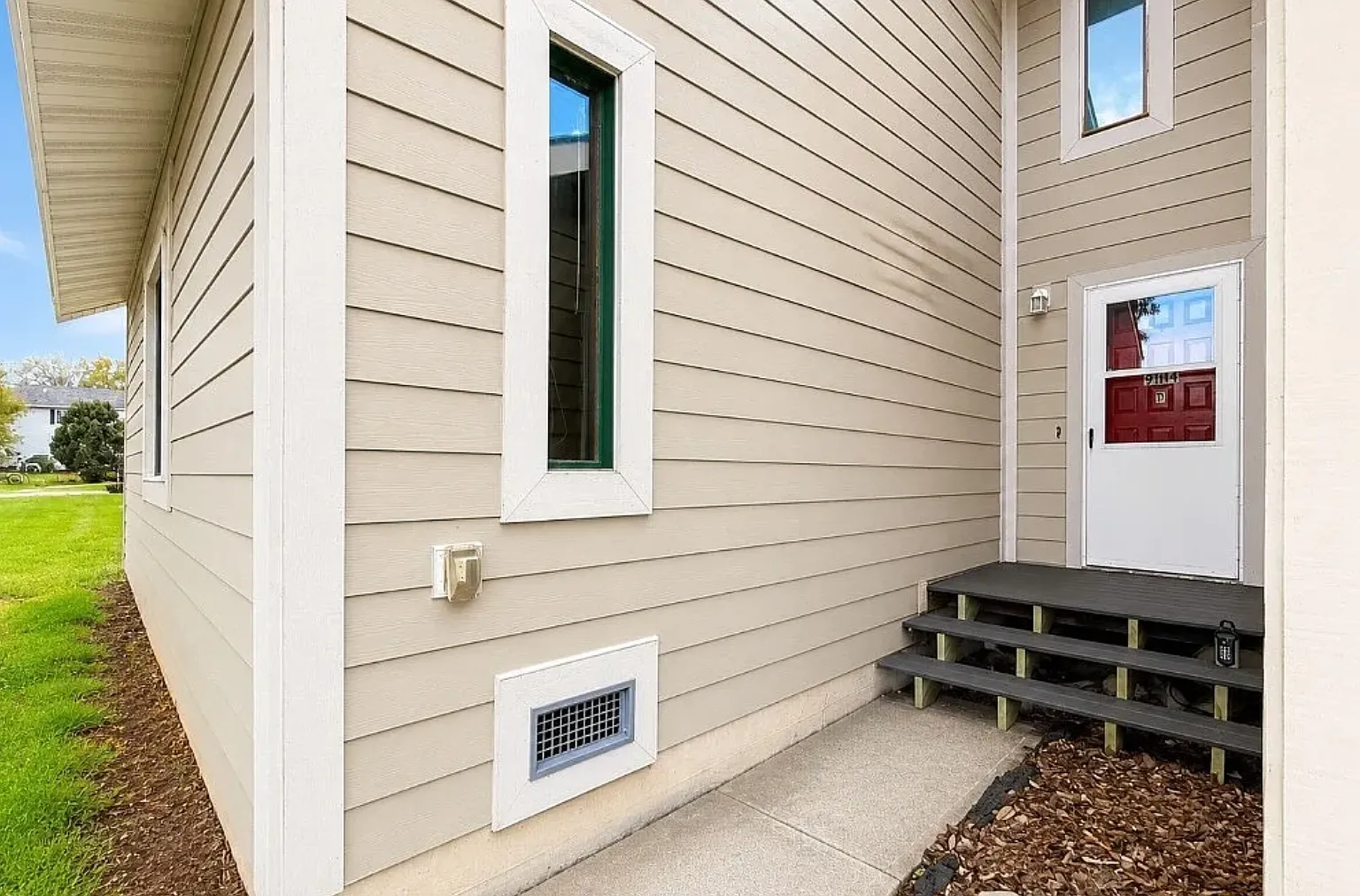 2 bed, 1.5 bath, 1231 sqft, $2,000 — Photo 2