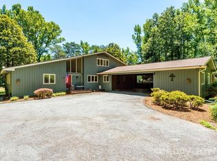 1032 Hooper Creek Rd, Tryon, NC 28782