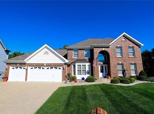 4906 Sunset Oaks Ln, Saint Louis, MO 63128