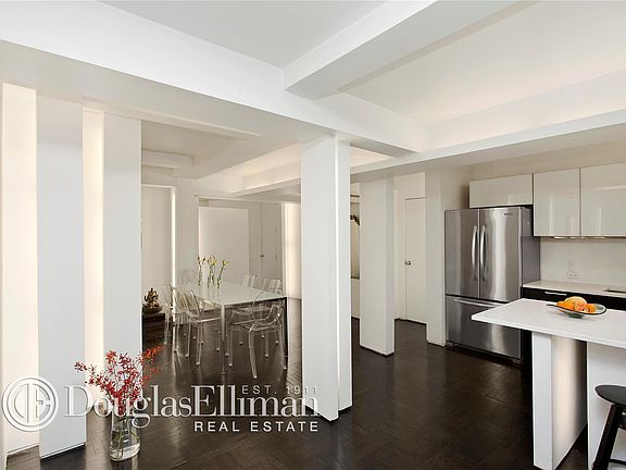 5th image of 140 E 40th St APT 11D