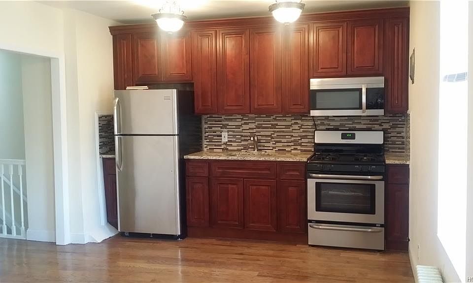 1st image of 228 Hollywood Ave