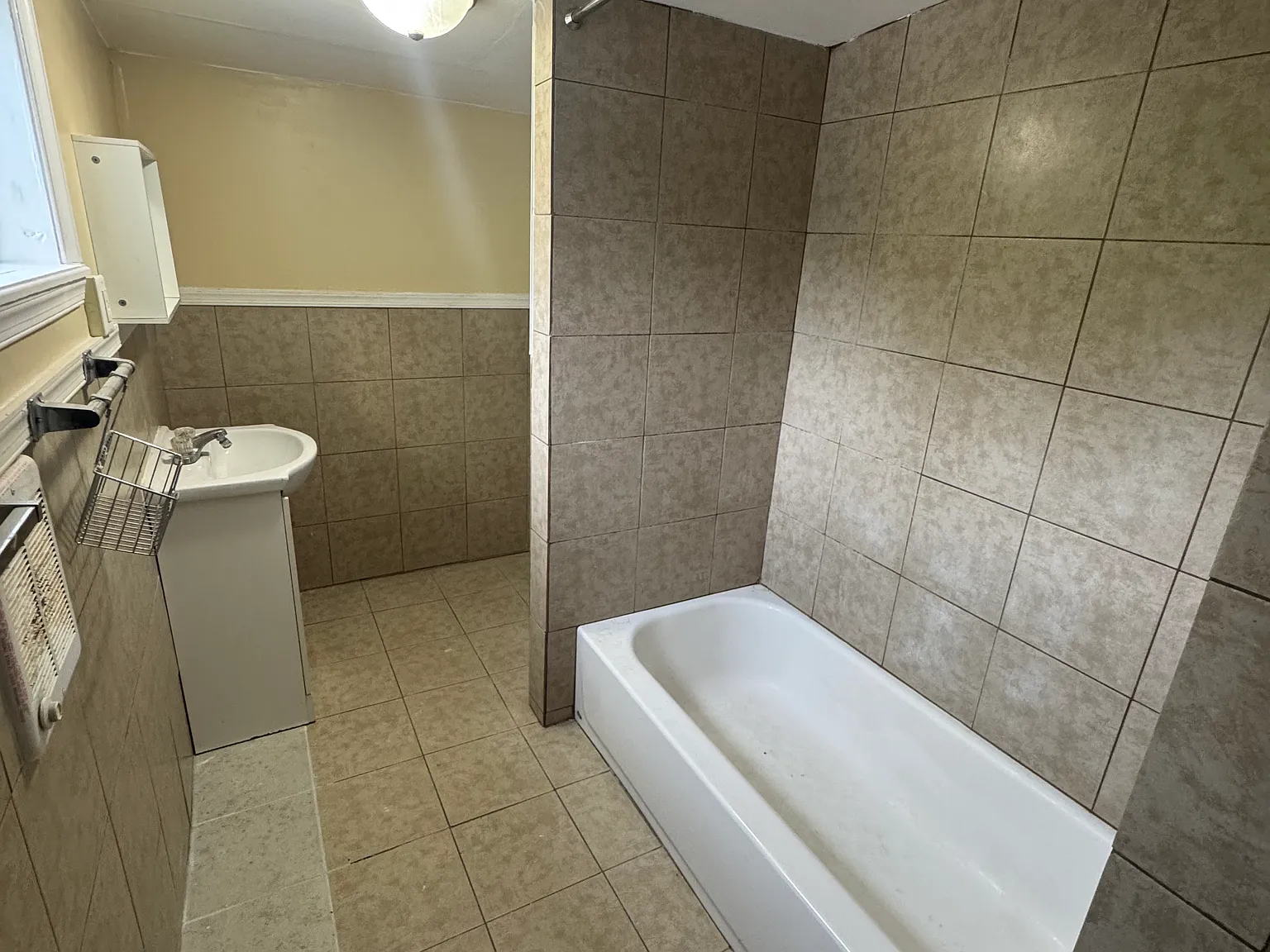 2 bed, $1,600 — Photo 3
