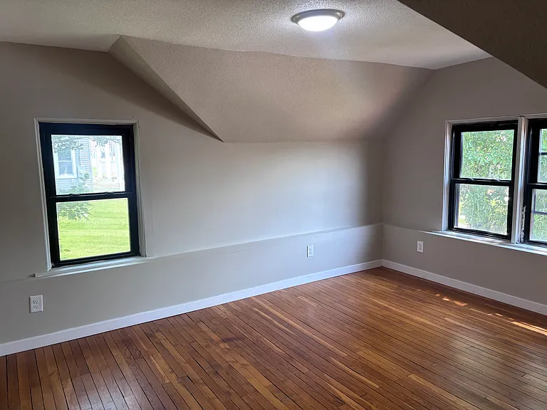 539 Main St — Photo 7