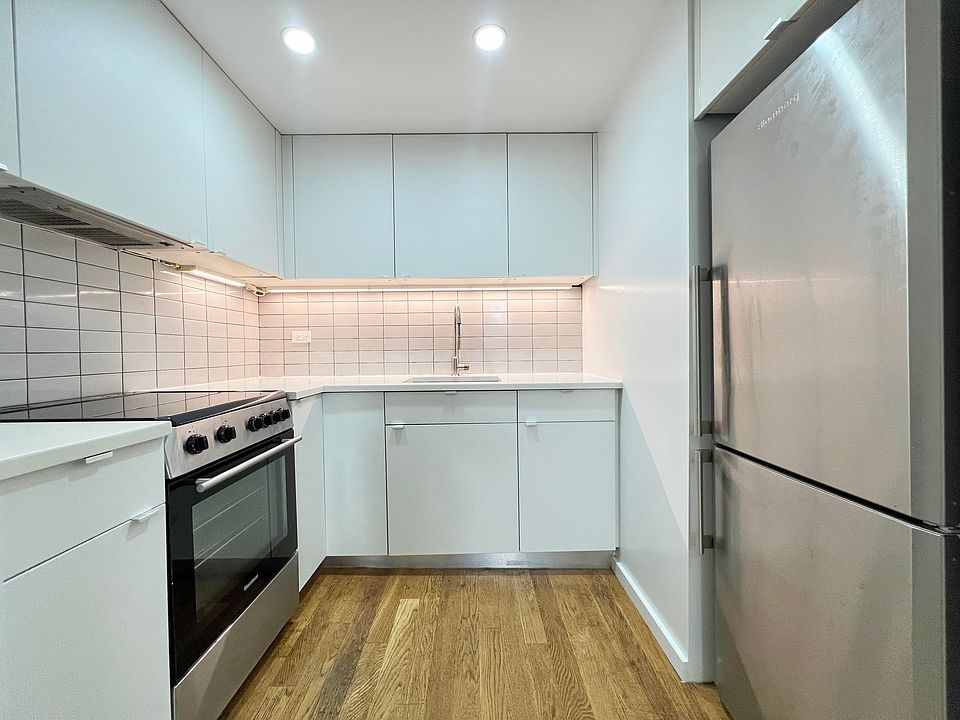 2nd image of 235 Malcolm X Blvd APT 1R