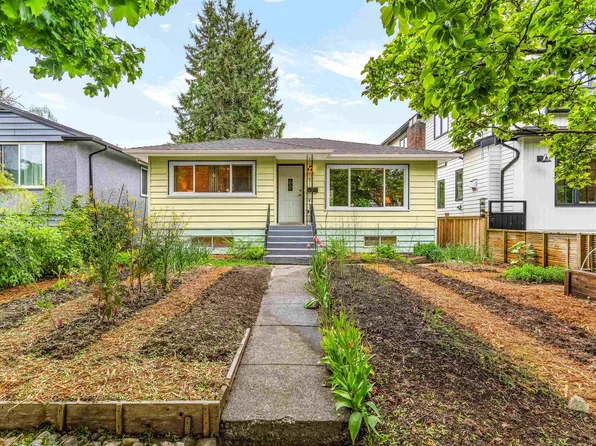 2578 E 15th Ave, Vancouver, BC V5M 2K1
