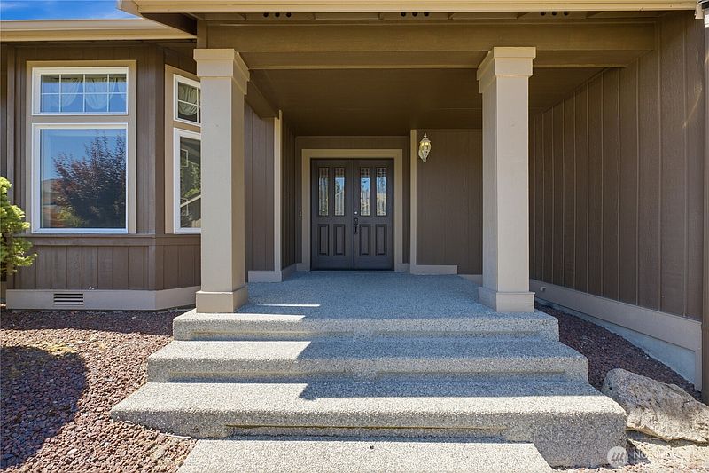 3rd image of 19413 5th Avenue S