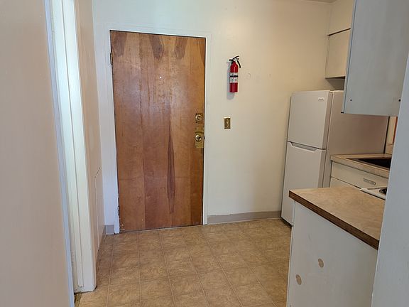 2nd image of 417 E Beaver Ave #B-6