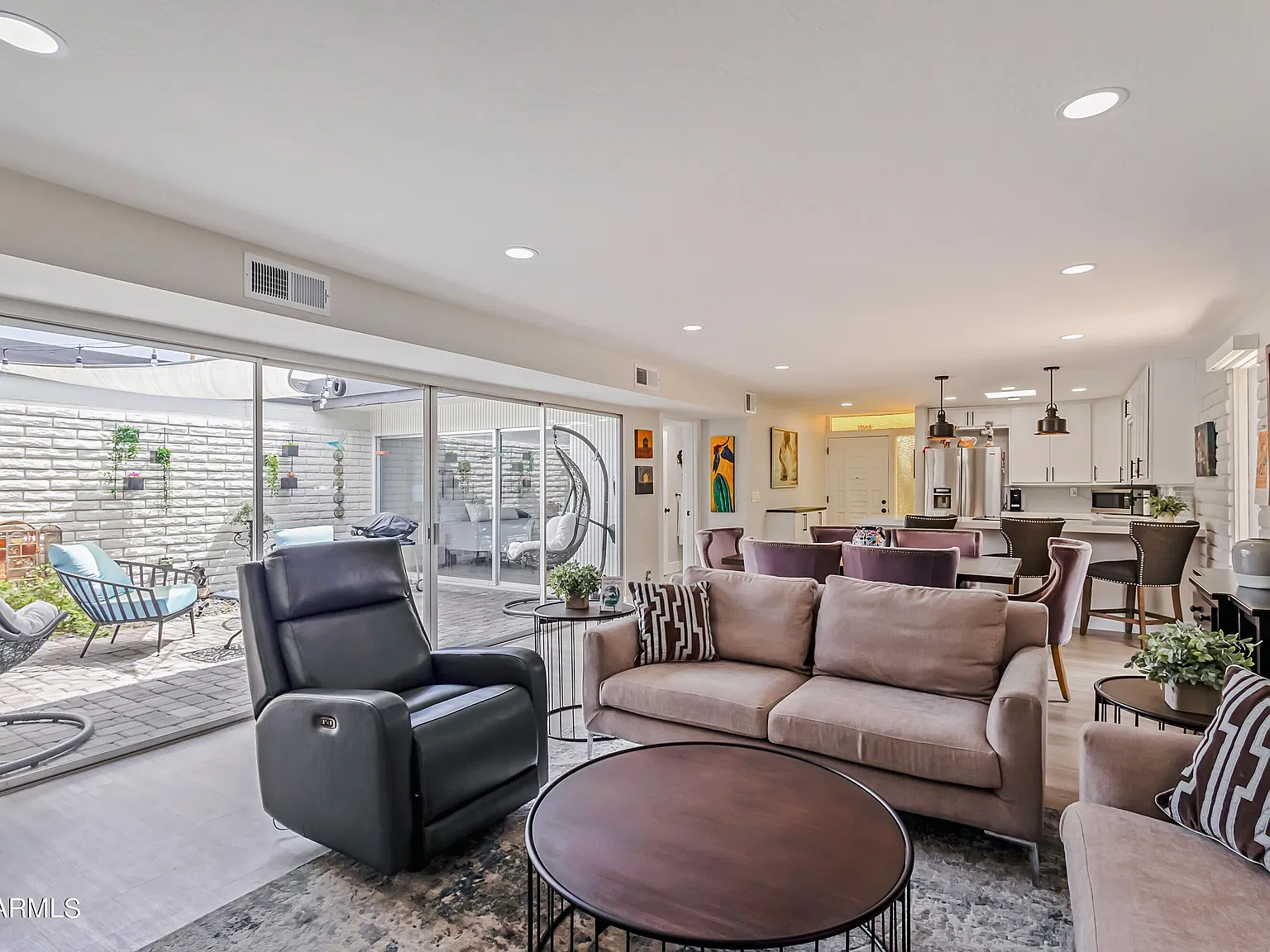 2 bed, 2.0 bath, 1424 sqft, $2,350 — Photo 2