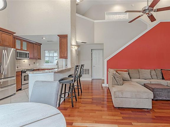 3rd image of 1521 Farrindon Cir