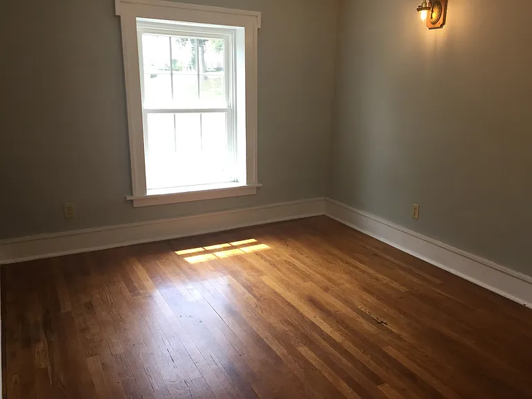 209 N Mulberry St — Photo 19