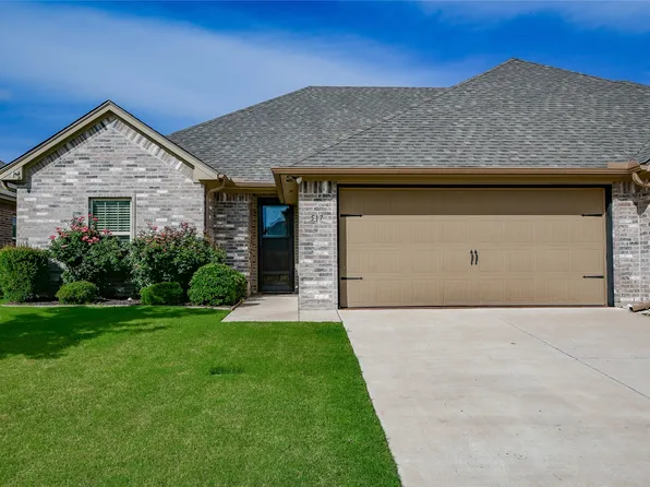 517 Landry Ct, Granbury, TX 76049