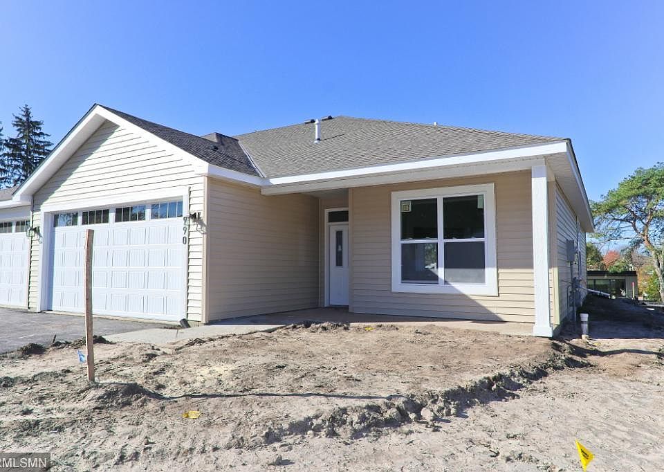 1st image of 986 Lovell Ave W