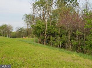 Pond Ln, Martinsburg, WV 25405