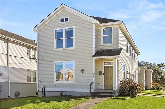838 Hidalgo St — Photo 1