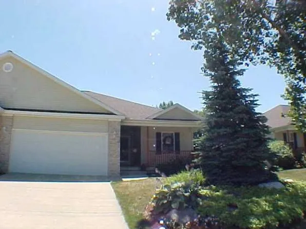 7509 Glen Terra Dr, Lansing, MI 48917