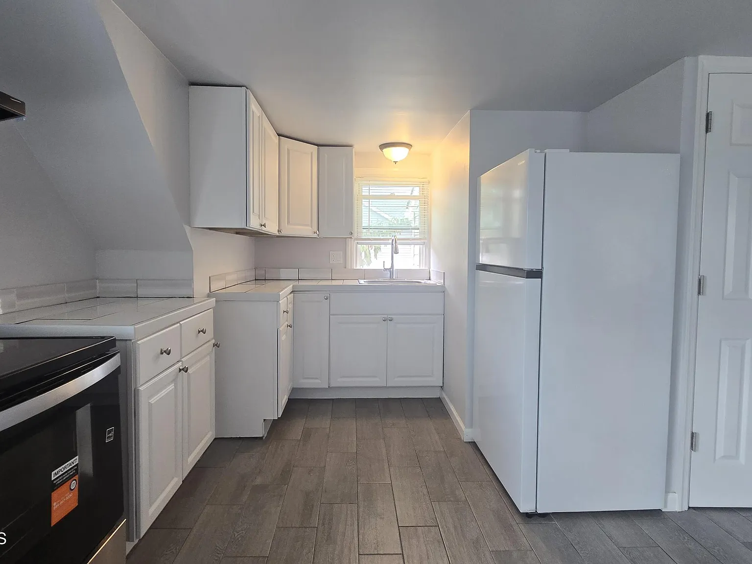 2 bed, $2,300 — Photo 2